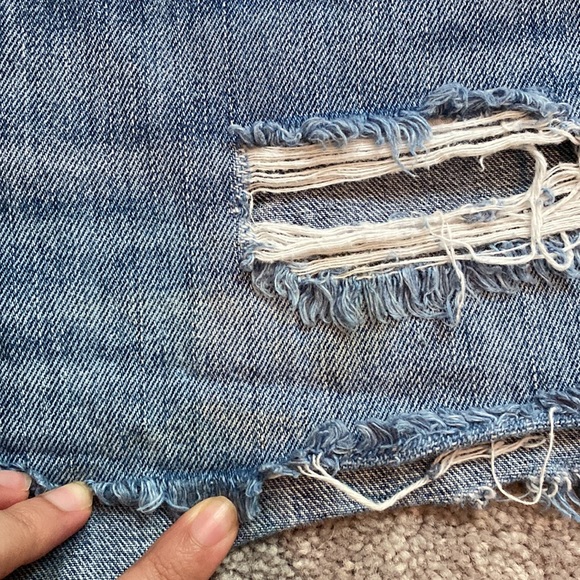 Old Navy Boyfriend Jean Shorts - size 8 - Picture 2 of 7